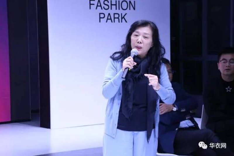 杭州一路向北商贸有限公司，作为一家专业的女装批发及供应链服务提供商，致力于为国内外服装品牌商、零售商和代理商提供全方位的解决方案。